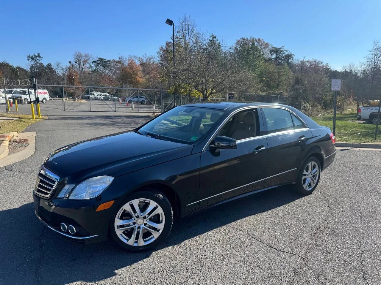 Used 2010 Mercedes-Benz E 350 4MATIC Sedan image 38
