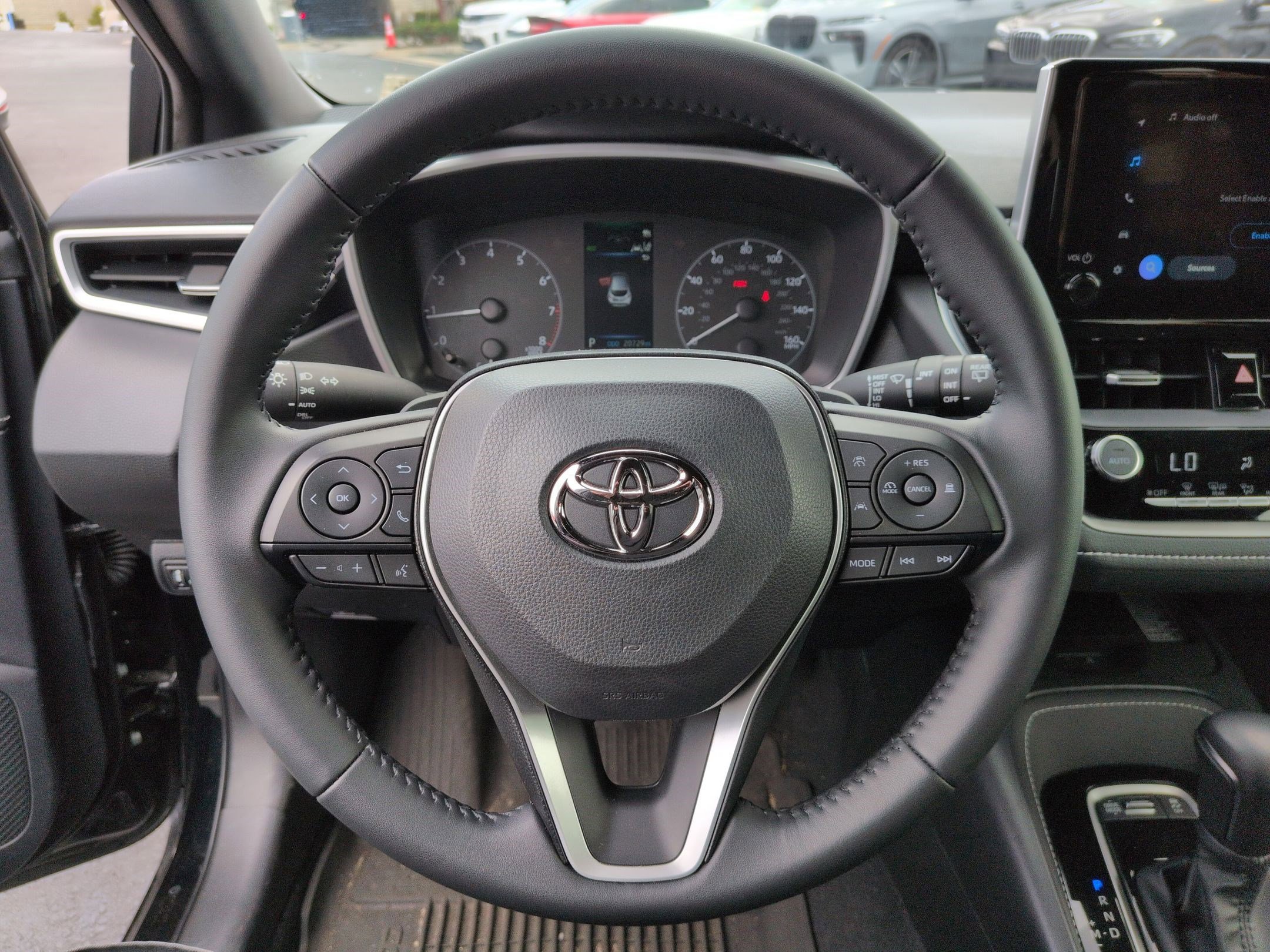 Used 2025 Toyota Corolla SE w/ SE Package FWD image 17