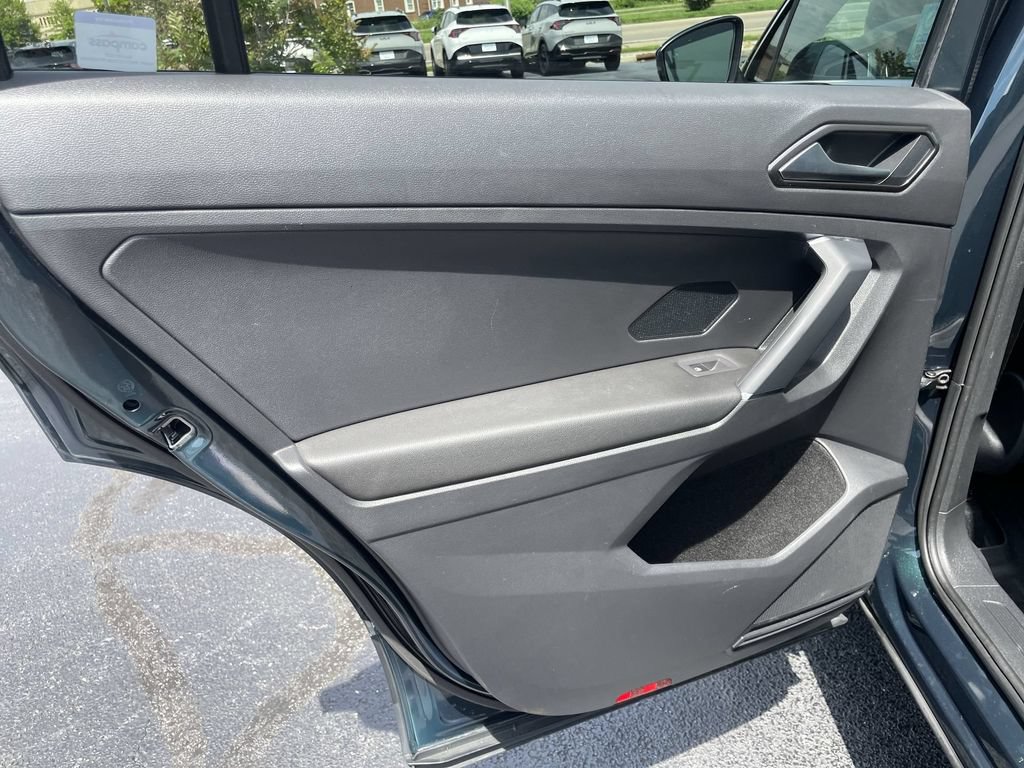 Used 2018 Volkswagen Tiguan SE w/ Panoramic Sunroof Package AWD/4WD image 22