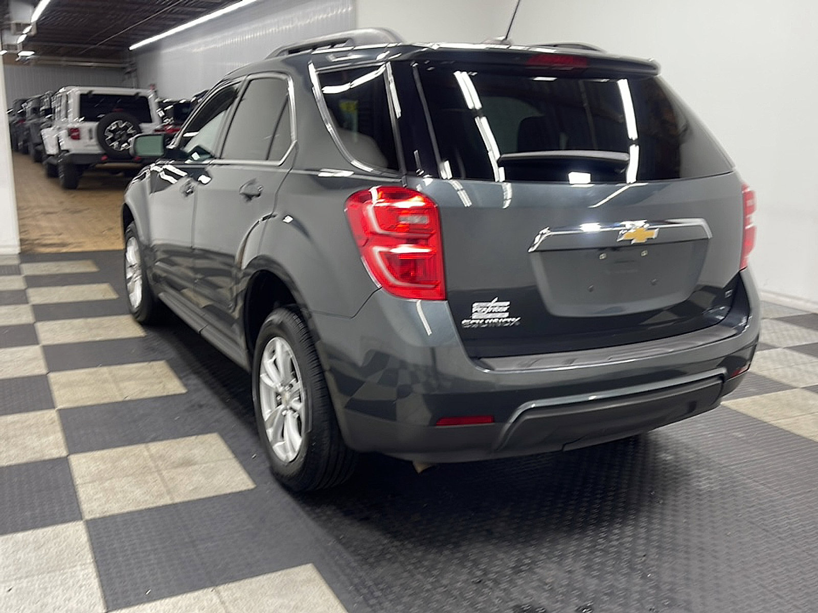 Used 2017 Chevrolet Equinox LT w/ Convenience Package FWD image 7