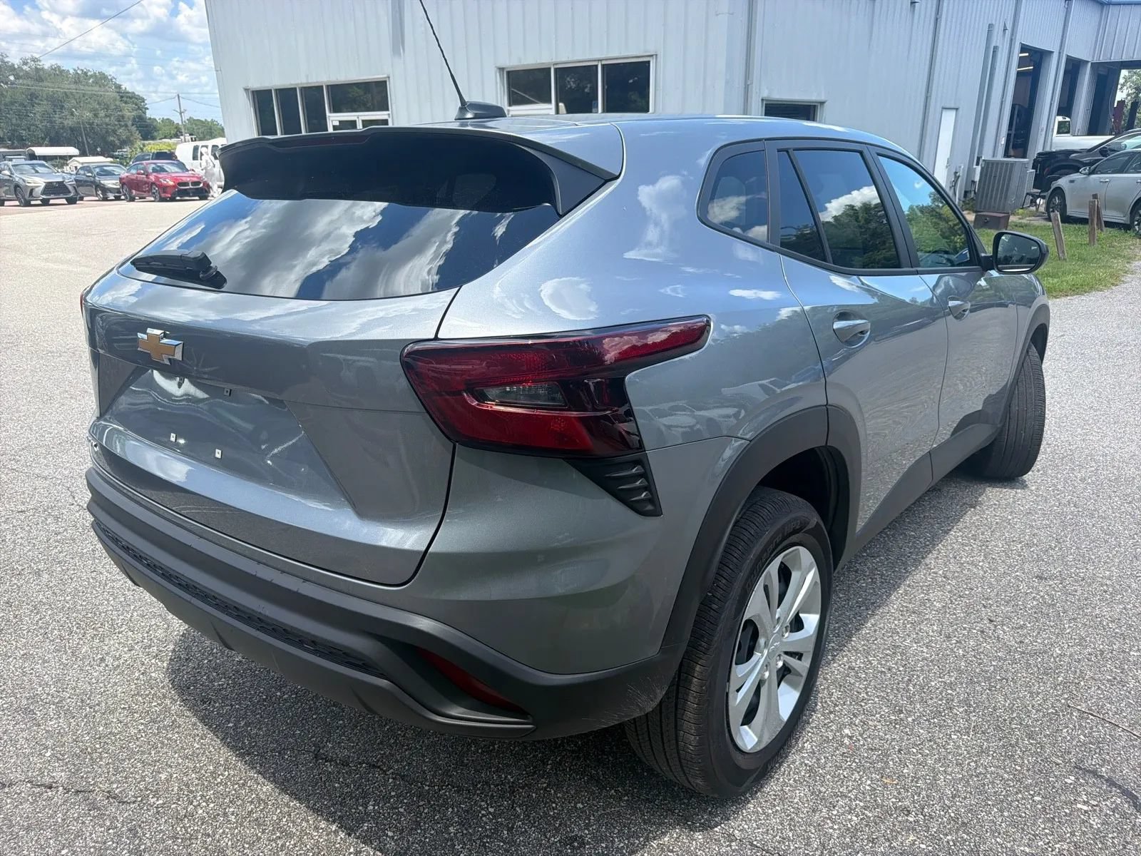 Used 2026 Chevrolet Trax LS FWD image 7