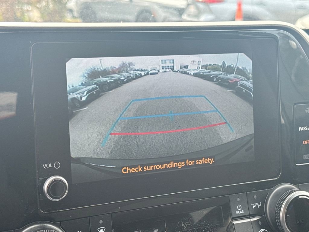 Used 2024 Toyota Highlander LE image 23