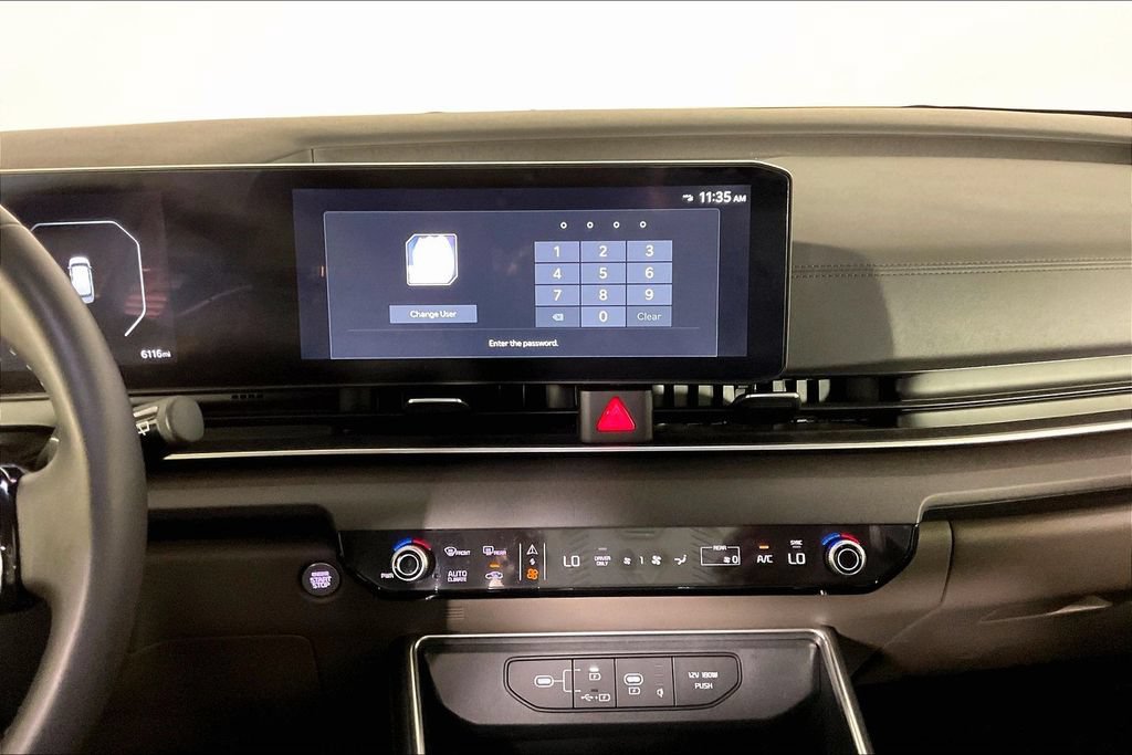 Used 2026 Kia Carnival SX FWD image 5