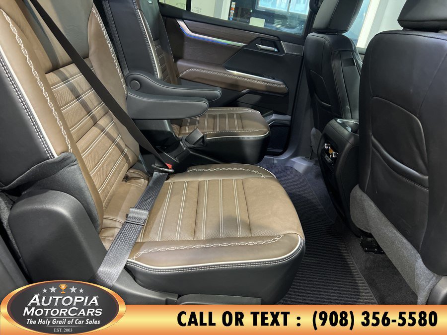 Used 2026 GMC Acadia Denali Ultimate FWD image 19