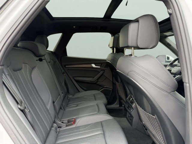 Certified 2025 Audi Q5 e Premium Plus w/ Premium Plus Package AWD/4WD image 27