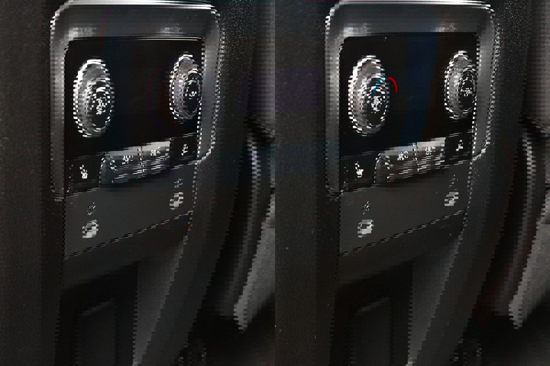 Used 2023 Chevrolet Suburban High Country AWD/4WD image 20