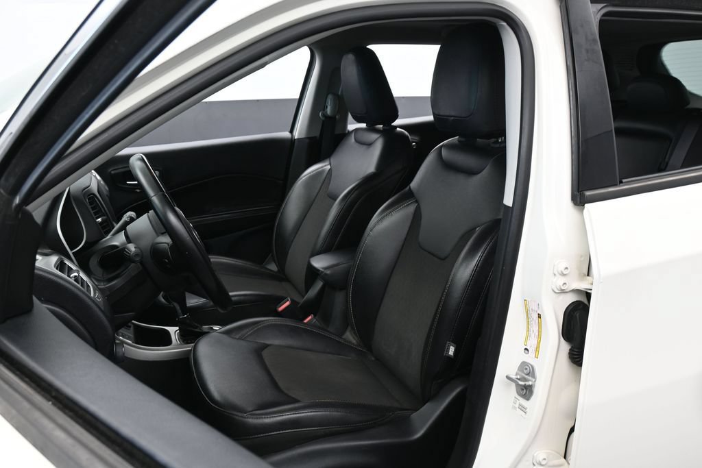 Used 2020 Jeep Compass Latitude FWD image 10