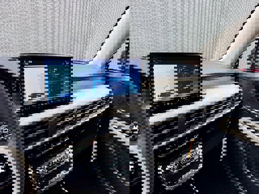 New 2025 Lincoln Corsair AWD w/ Equipment Group 101A image 23