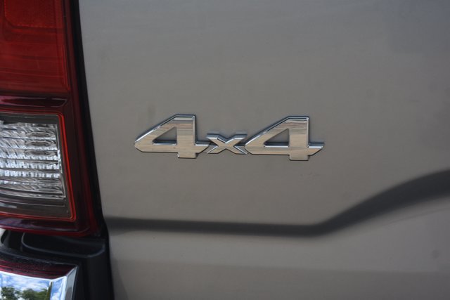 Used 2022 Toyota Tacoma SR5 AWD/4WD image 7