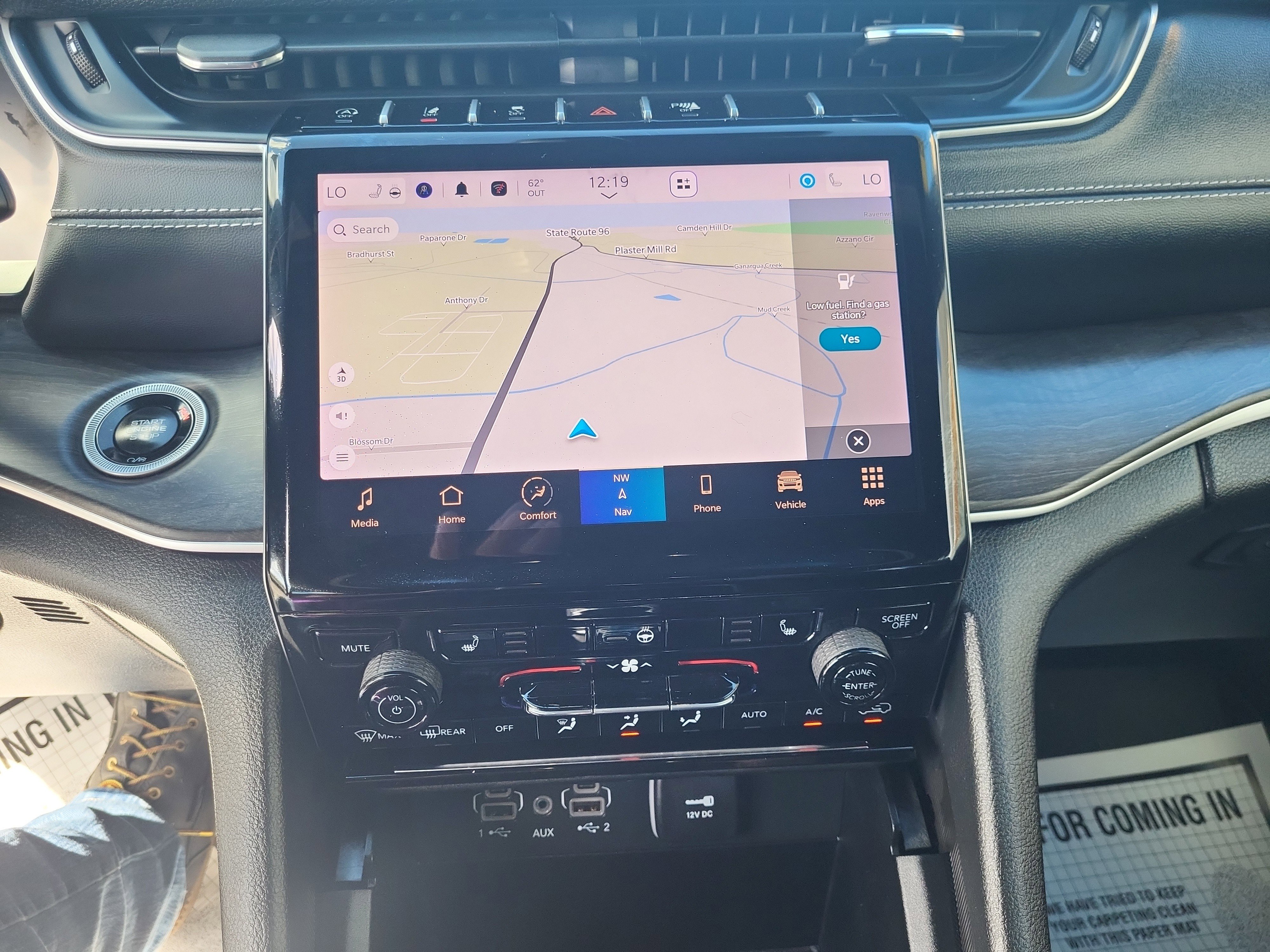 Used 2024 Jeep Grand Cherokee L Limited w/ Black Appearance Package image 6