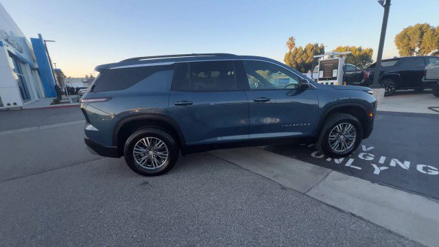 Used 2025 Chevrolet Traverse LT image 9