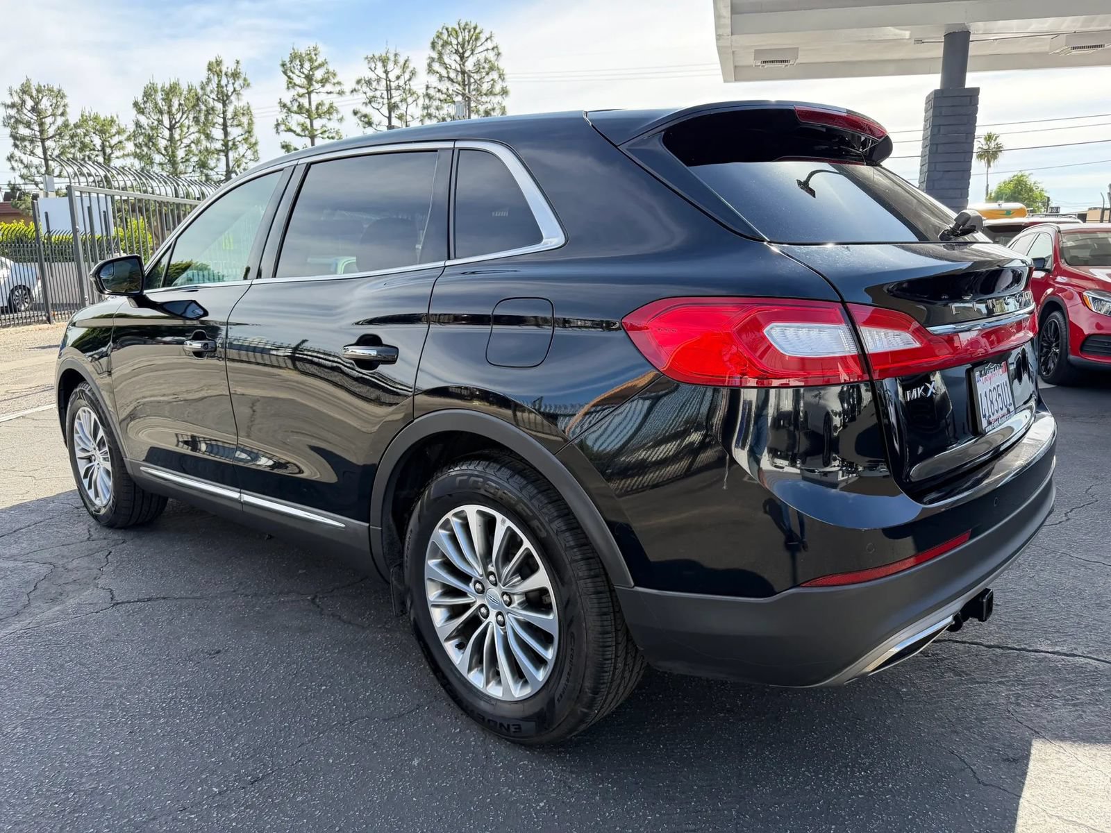 Used 2016 Lincoln MKX Select FWD image 25