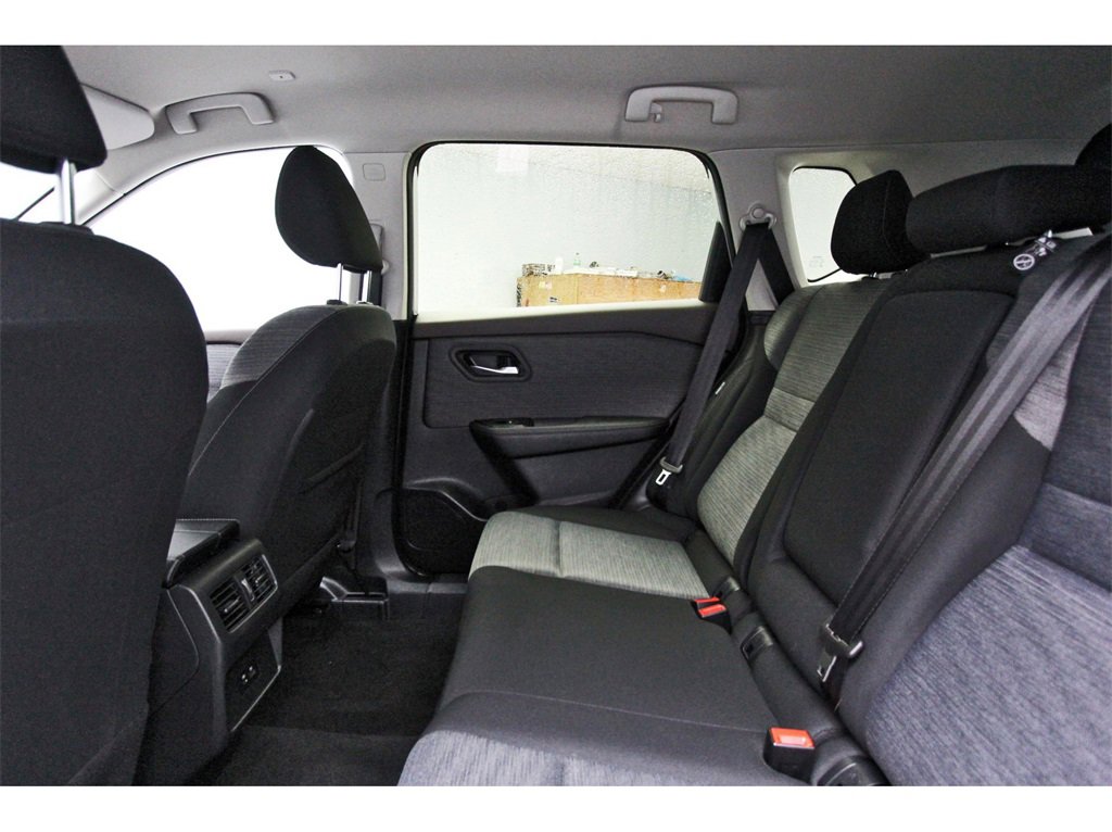 Used 2023 Nissan Rogue SV image 10