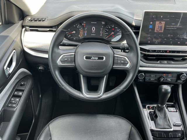 Used 2022 Jeep Compass Latitude image 17