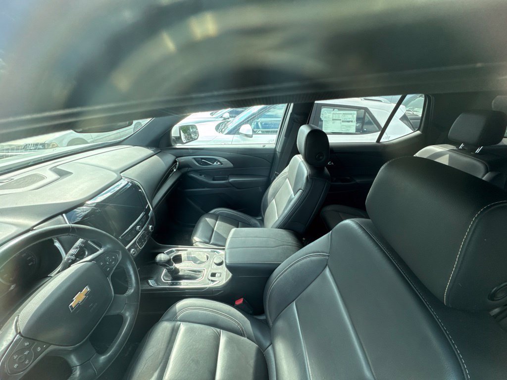 Used 2022 Chevrolet Traverse LT FWD image 24