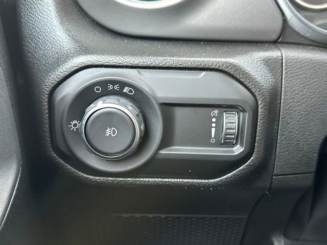 Used 2023 Jeep Wrangler Sport image 17