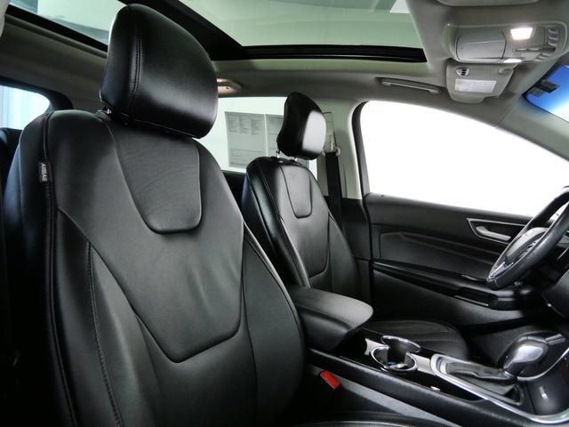 Certified 2018 Ford Edge Titanium w/ Technology Package AWD/4WD image 11