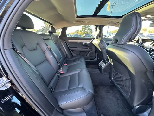 Used 2023 Volvo S90 B6 Plus image 33