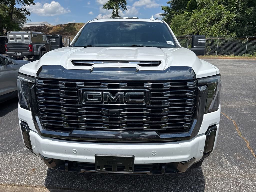 Used 2024 GMC Sierra 3500 Denali Ultimate AWD/4WD image 2