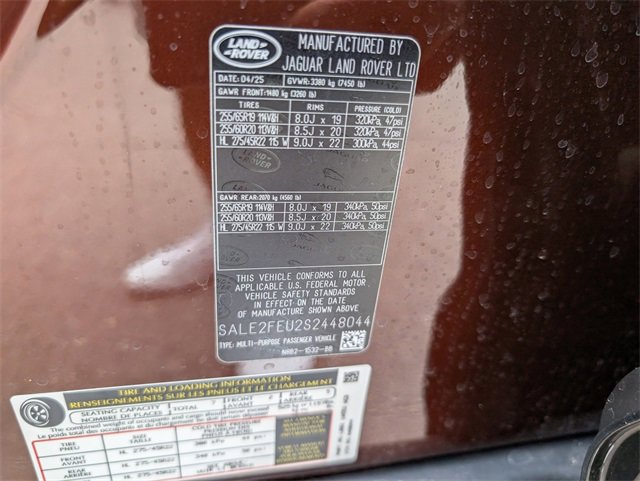 New 2025 Land Rover Defender 130 X-Dynamic SE image 13