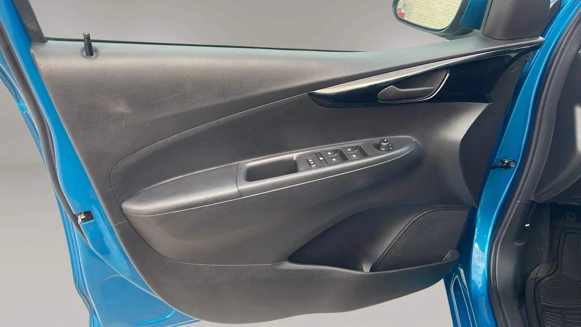 Used 2020 Chevrolet Spark LT FWD image 21