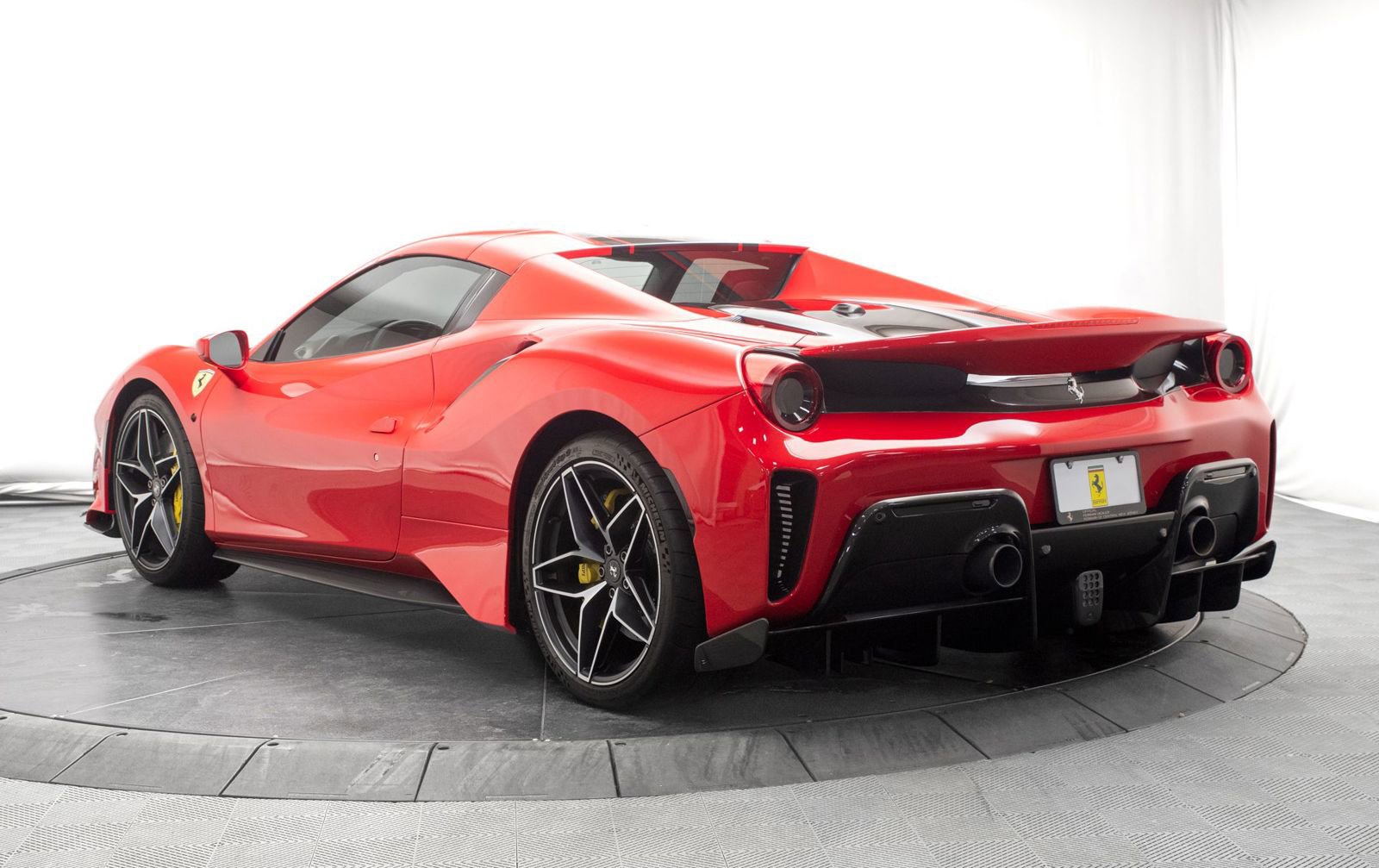 Used 2020 Ferrari 488 Pista Spider image 13