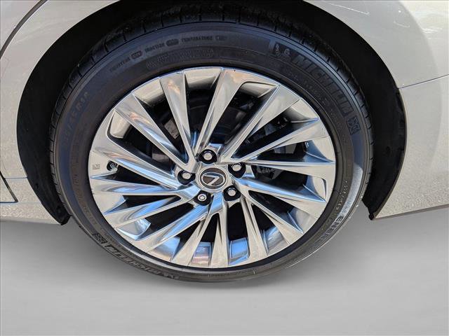 Certified 2022 Lexus ES 350 Ultra Luxury w/ Accessory Package image 25