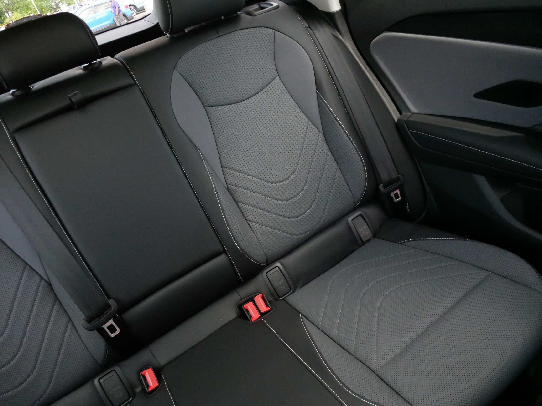Certified 2025 Volkswagen Tiguan SE w/ Panoramic Sunroof Package AWD/4WD image 14