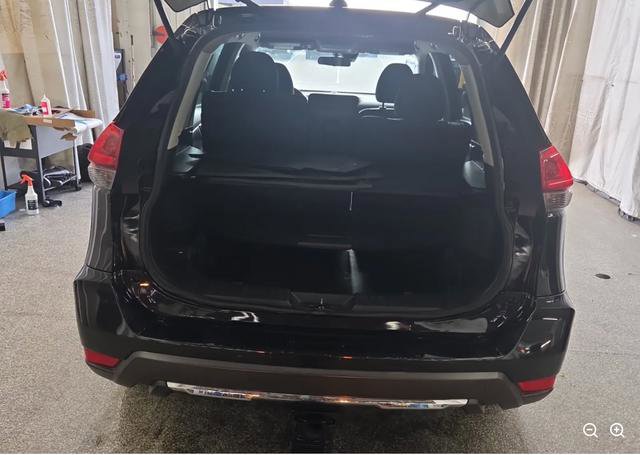 Used 2019 Nissan Rogue S image 8