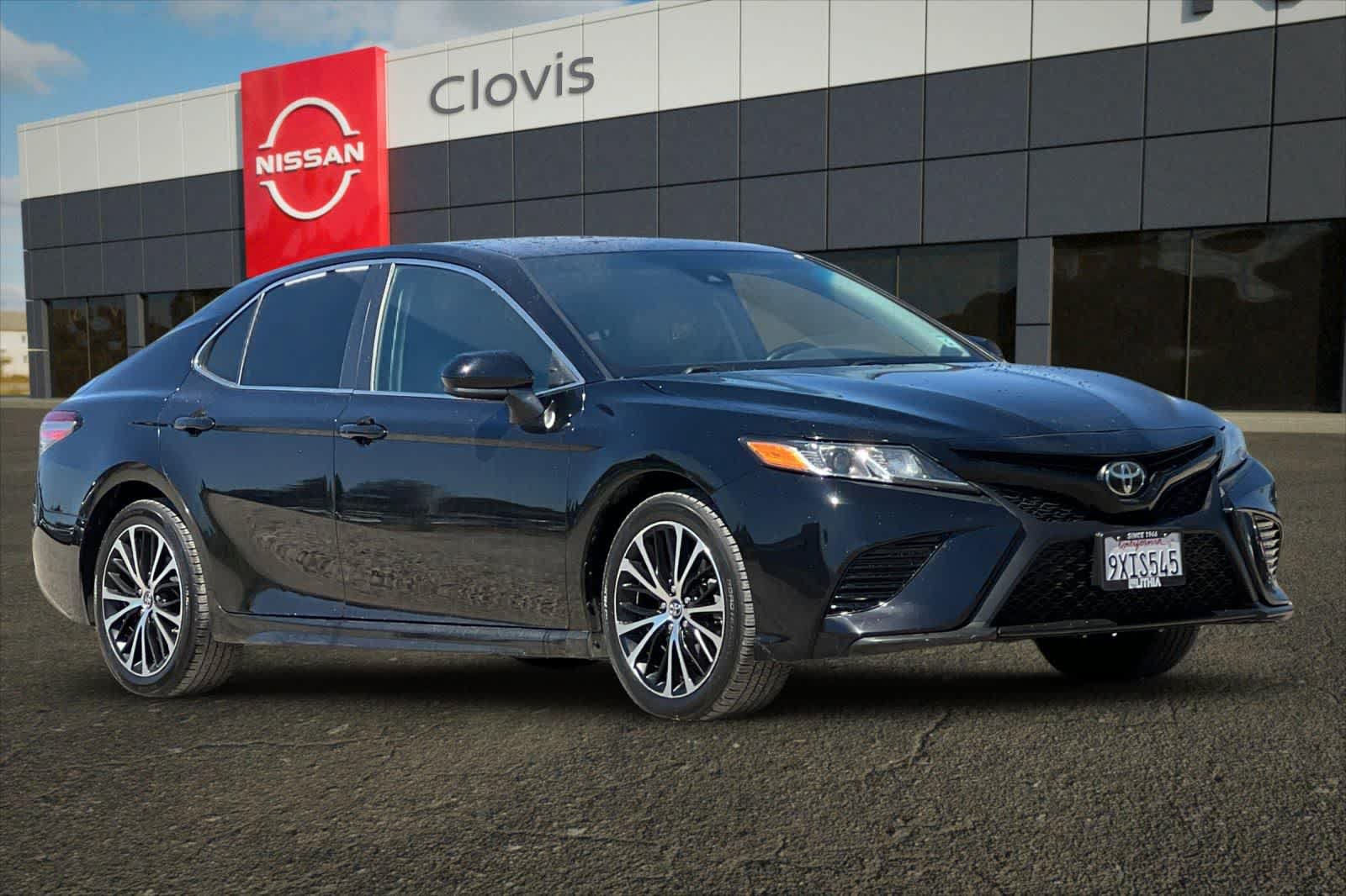 Used 2019 Toyota Camry SE FWD image 10