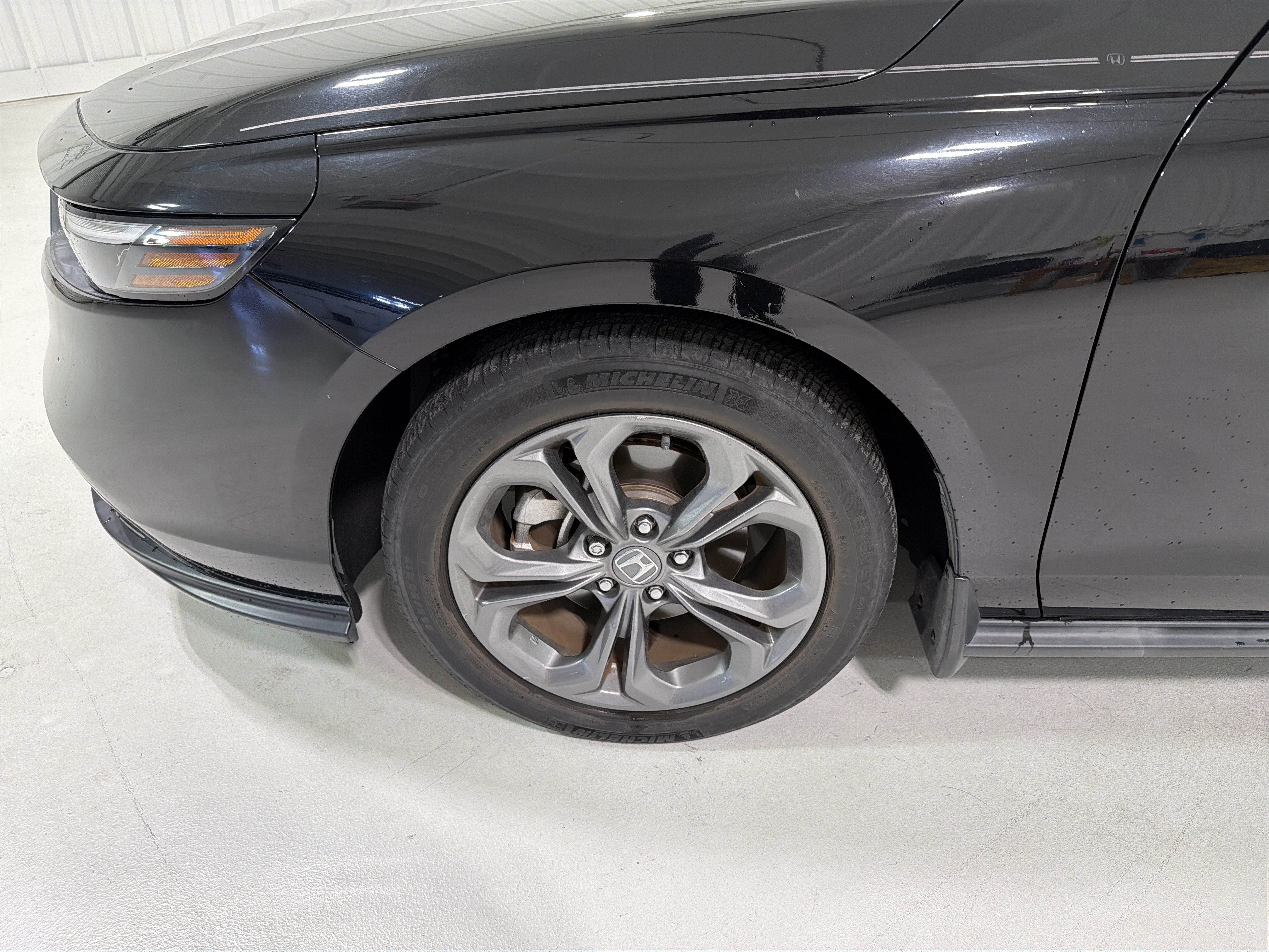 Used 2023 Honda Accord EX image 9