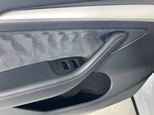 Used 2023 Tesla Model Y Long Range AWD/4WD image 22