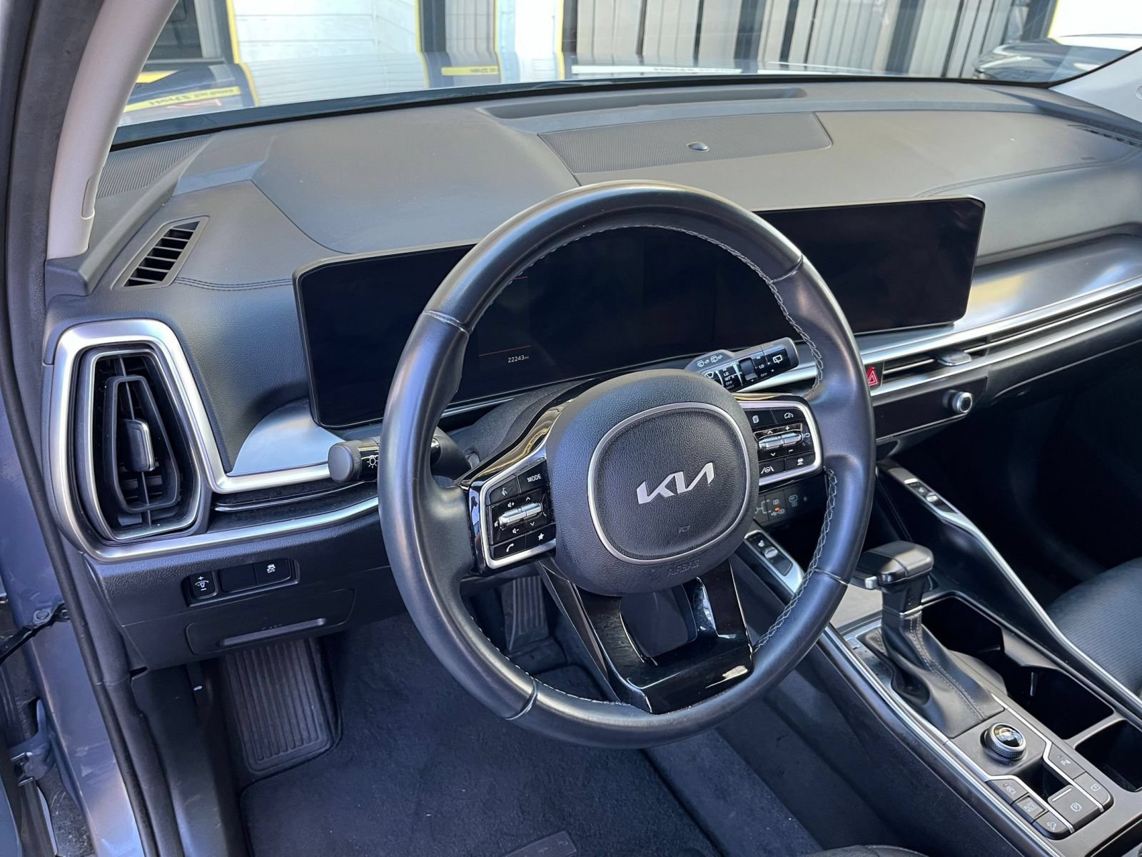 Used 2024 Kia Sorento S FWD image 35
