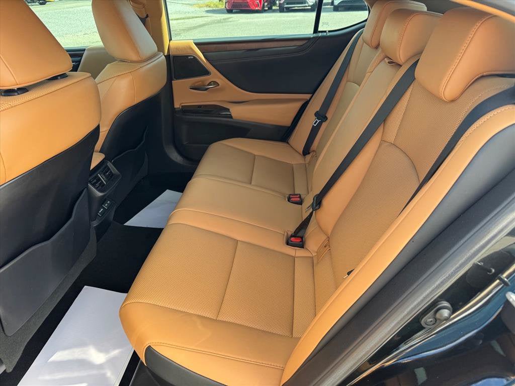 Used 2022 Lexus ES 300h w/ Premium Package FWD image 10
