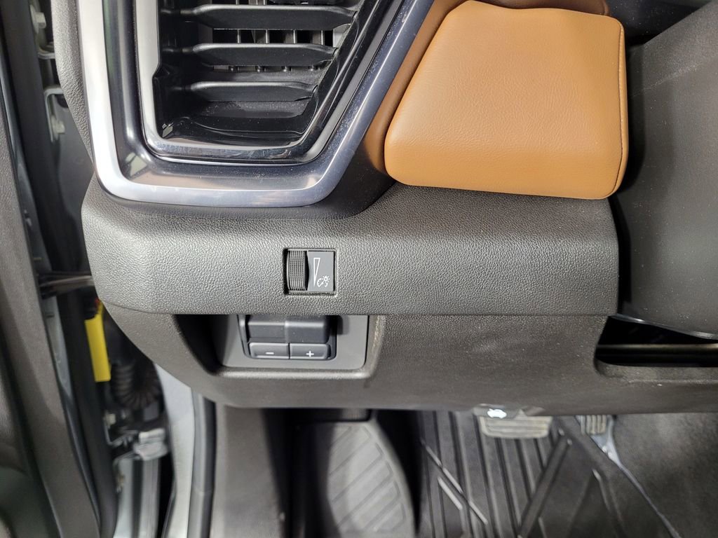 Used 2024 GMC Canyon AT4 w/ AT4 Premium Package AWD/4WD image 15