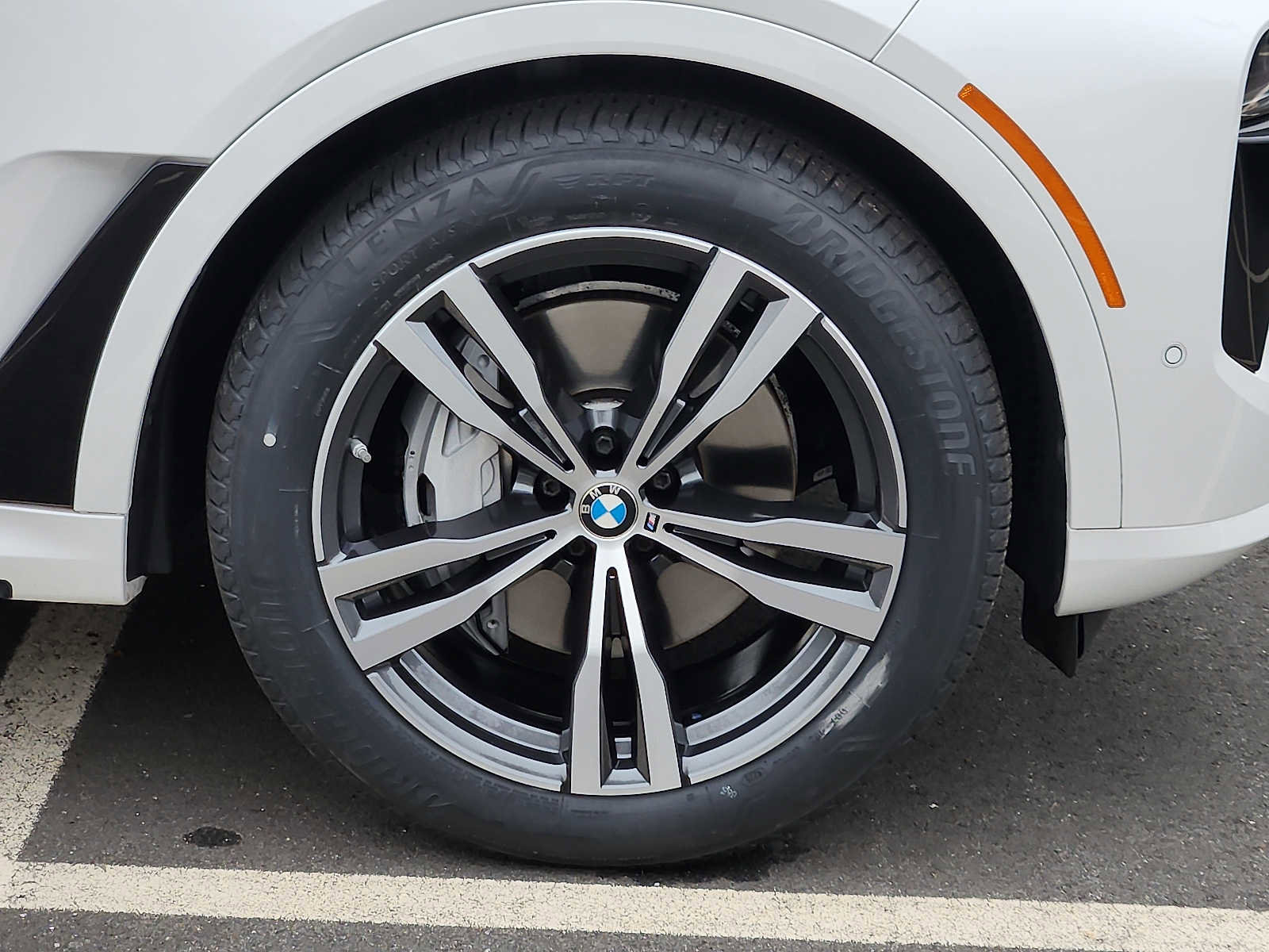 Certified 2024 BMW X7 xDrive40i w/ M Sport Package image 8