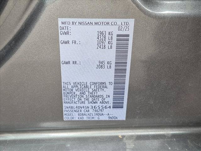 Used 2025 Nissan Altima 2.5 SV FWD image 14
