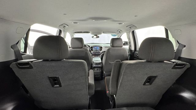 Used 2023 GMC Acadia AT4 AWD/4WD image 18
