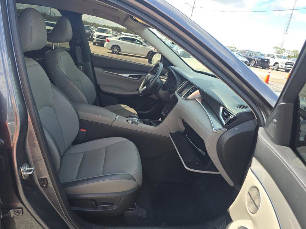 Used 2023 INFINITI QX50 Luxe image 16