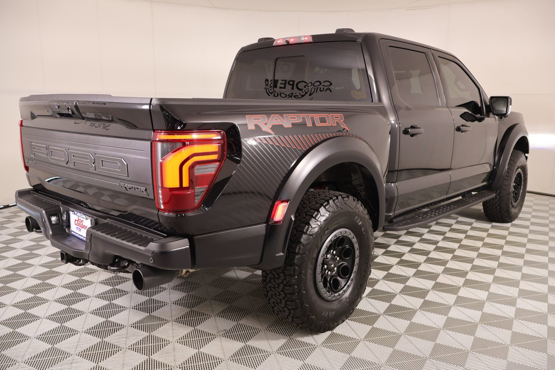 Used 2025 Ford F150 Raptor AWD/4WD image 25