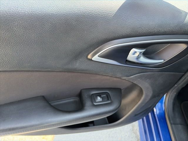 Used 2016 Chrysler 200 Limited image 12