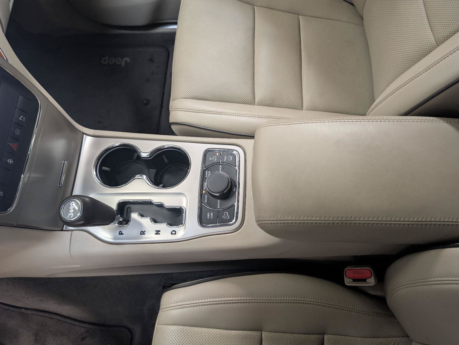 Used 2011 Jeep Grand Cherokee Overland AWD/4WD image 29