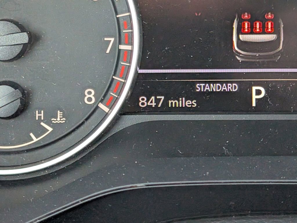 Used 2025 Nissan Pathfinder SV w/ SV Premium Package image 16