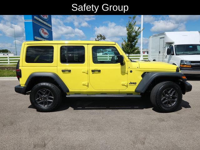 Used 2024 Jeep Wrangler Unlimited Sport AWD/4WD image 11