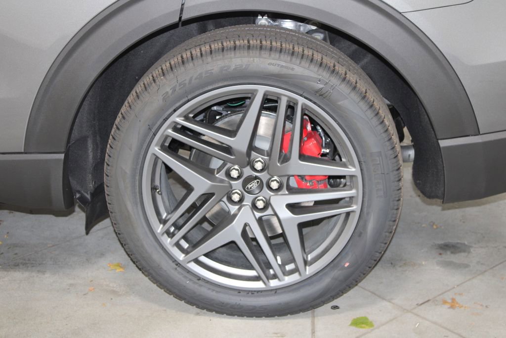 New 2026 Ford Explorer ST w/ Sun And Sound Package image 18