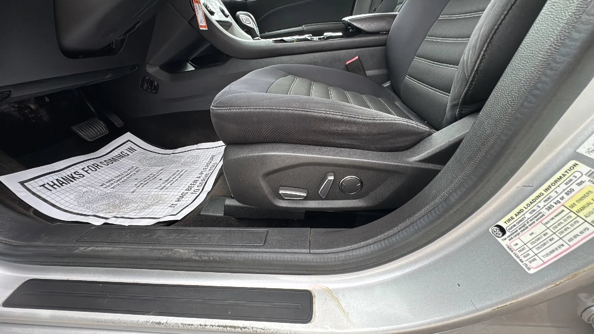 Used 2014 Ford Fusion SE FWD image 10