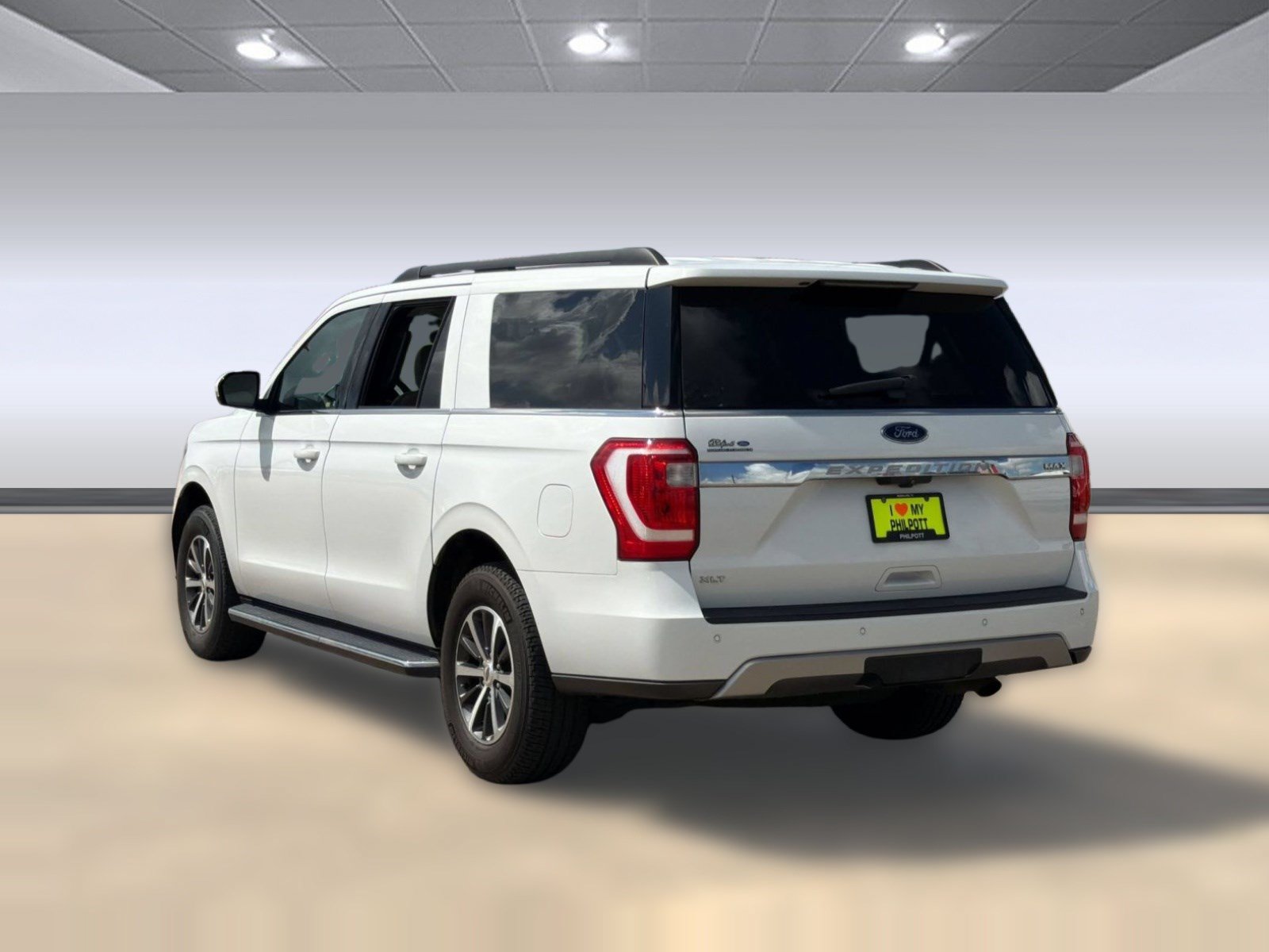 Used 2018 Ford Expedition Max XLT w/ Equipment Group 202A AWD/4WD image 3