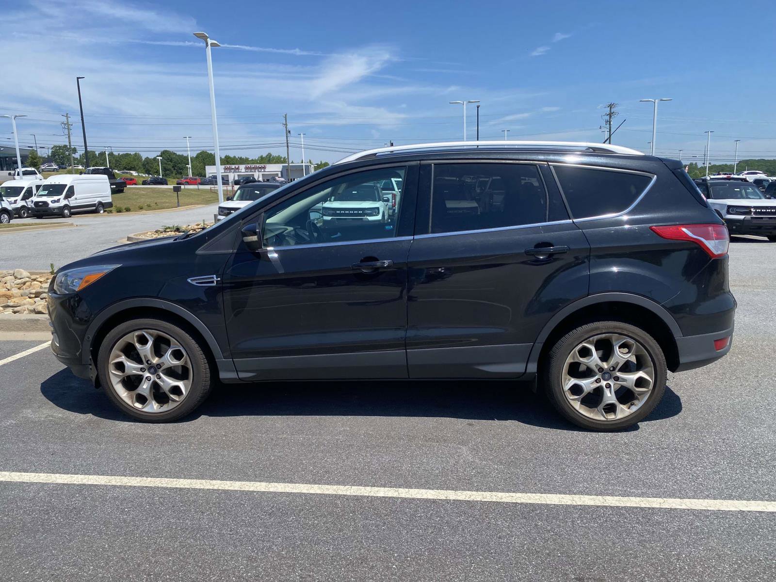 Used 2014 Ford Escape Titanium w/ Equipment Group 401A FWD image 4