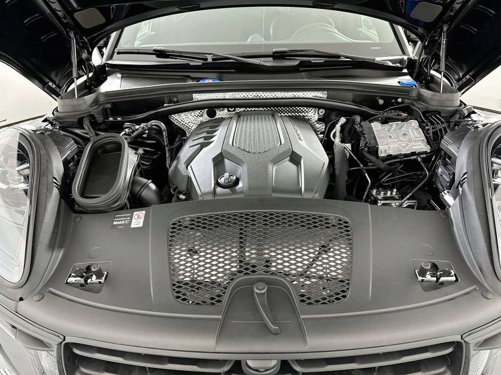 New 2026 Porsche Macan AWD/4WD image 32
