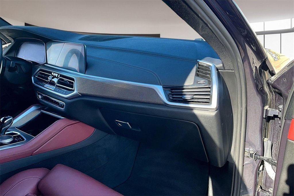 Used 2022 BMW X6 xDrive40i w/ M Sport Package image 16